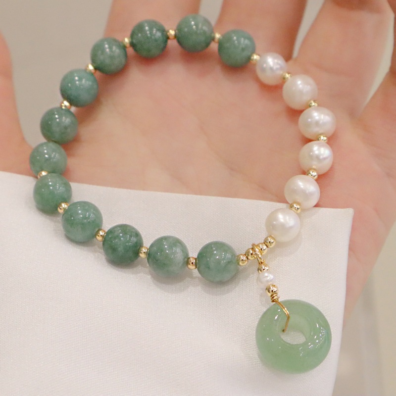 Chia sẻ cách chọn trang sức ngọc phù hợp dành cho người hướng nội
