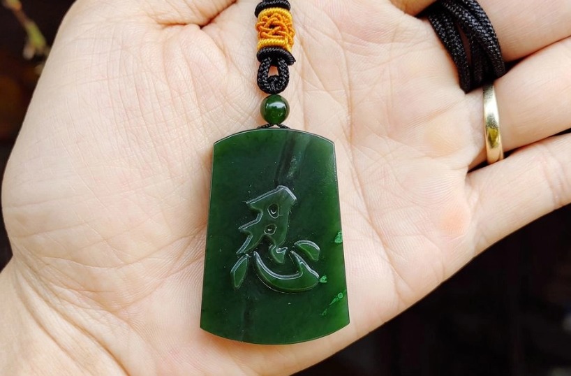 Trang sức ngọc độc đáo khắc tên, ký tự riêng