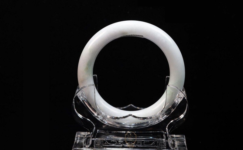 Tìm hiểu ngọc trắng có tốt không?