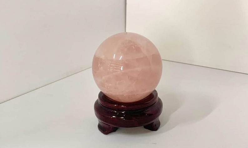 Thạch anh hồng giúp tăng cường tình yêu và thư giãn cảm xúc