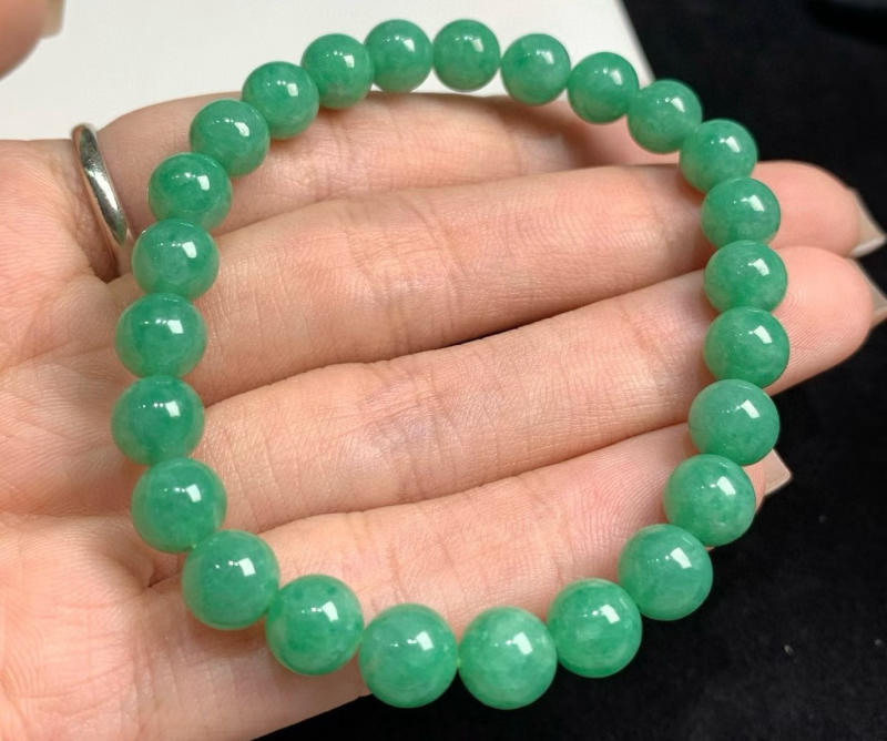 Tìm hiểu về lịch sử và phong thuỷ ngọc xanh lục