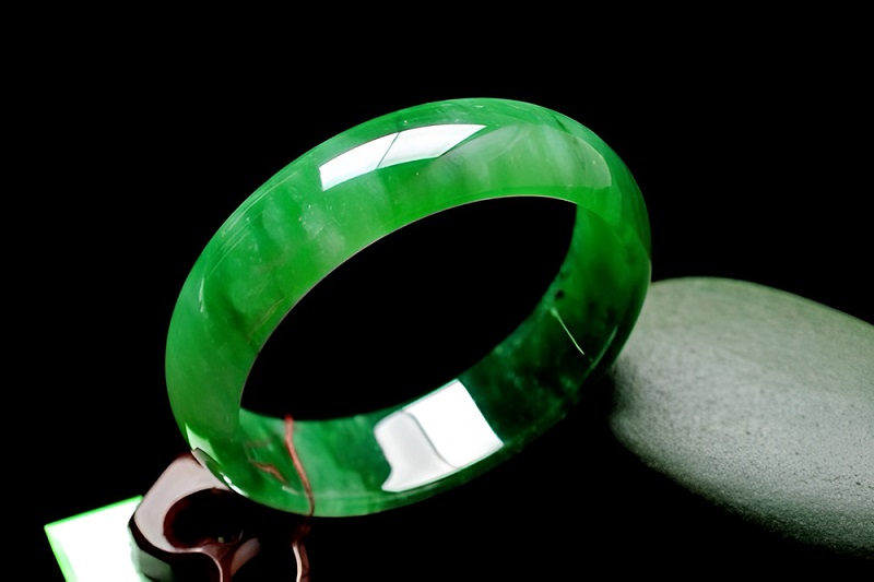 Ngọc cho người bạn tri kỷ – Gắn kết vượt thời gian