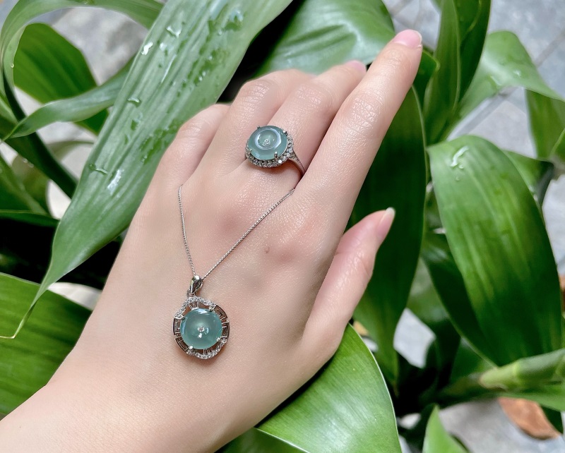 Đeo ngọc mỗi ngày – Giải pháp cân bằng tinh thần & tăng năng lượng