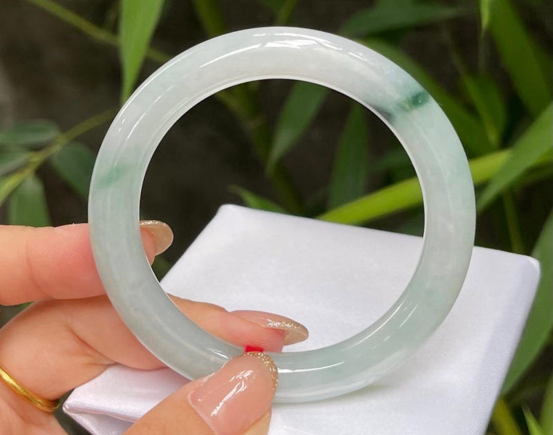 Tác dụng của trang sức ngọc trong việc tăng cường tự tin