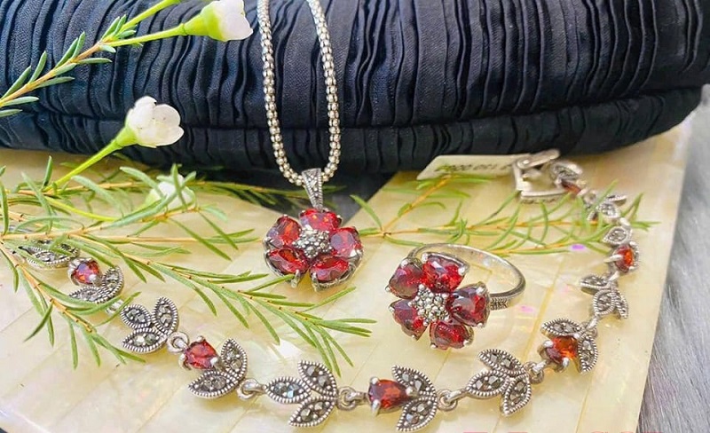 Ngọc cho người hướng ngoại thể hiện sự tự tin và quyến rũ