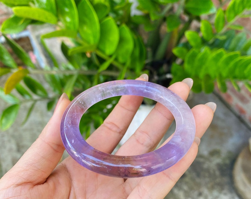 Người mệnh Hỏa nên đeo ngọc gì để giảm xung khắc, tăng vận khí?