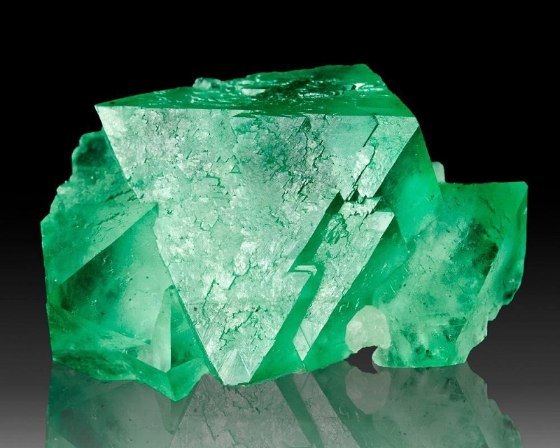 Ngọc thô nguyên bản – Giữ trọn năng lượng từ thiên nhiên
