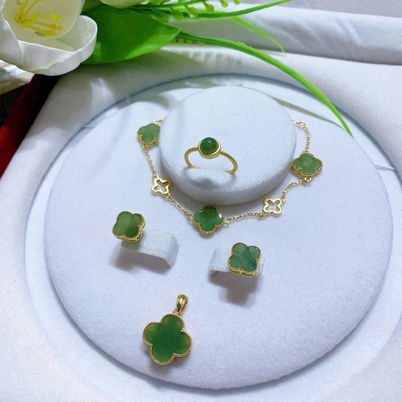 Ngọc trong phong cách “quiet luxury” – sang trọng không phô trương